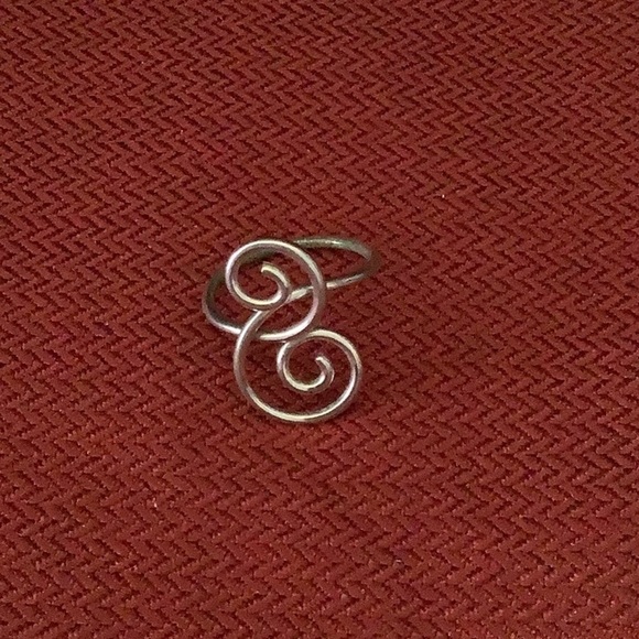 Silvertone costume jewelry ring abstract design size 7 - Picture 1 of 2